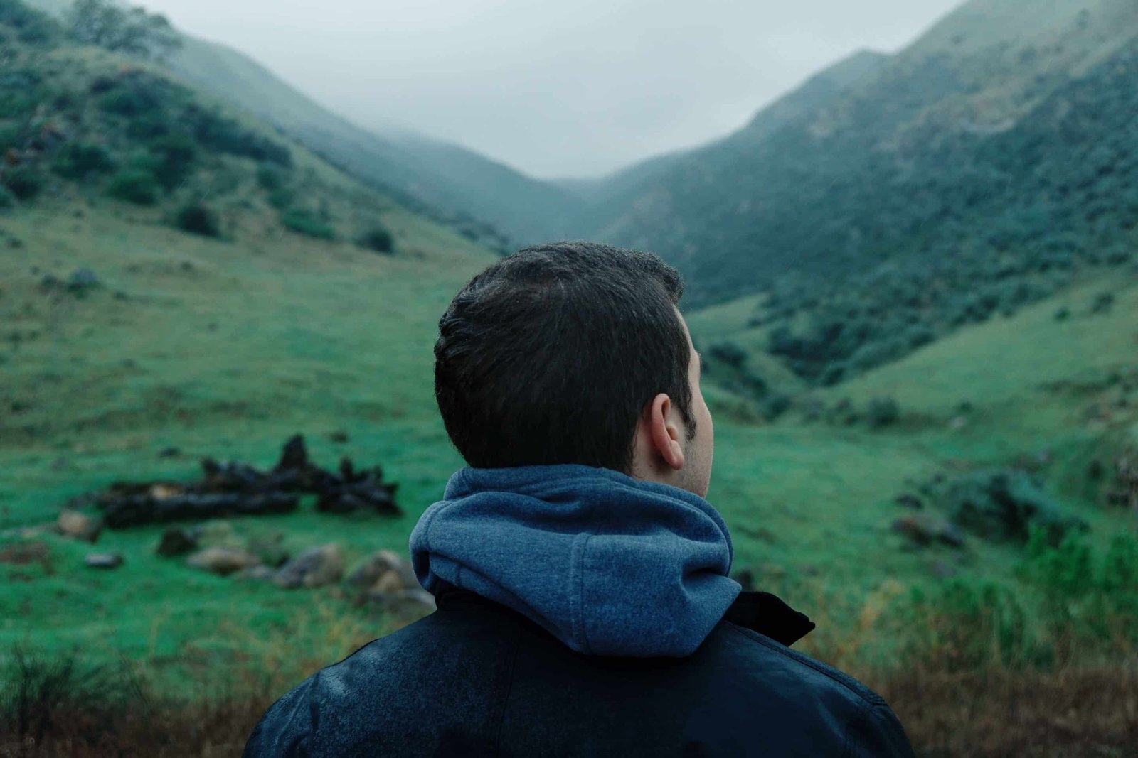 4 ways we sabotage our own happiness, 4 Habits That Sabotage Our Own Happiness – and How to Stop